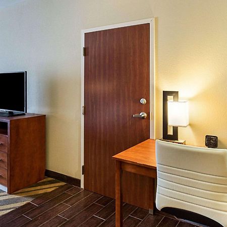 Comfort Suites Near Tanger Outlet Mall Gonzales Exterior foto